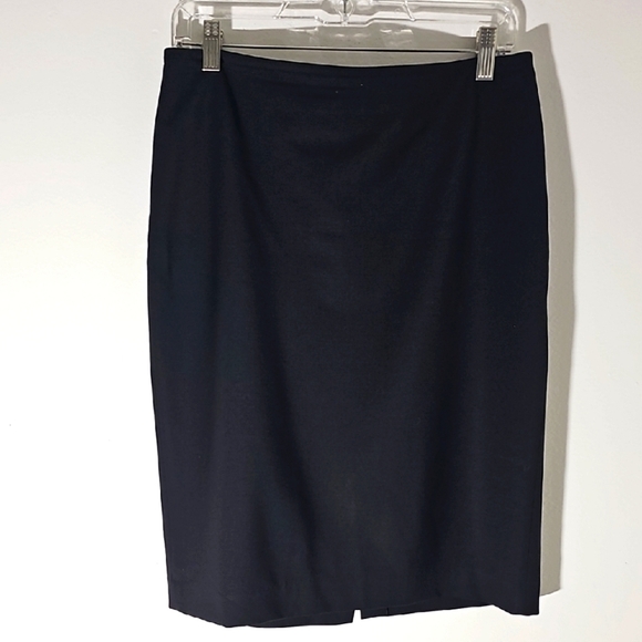 Talbots Black Pencil Skirt. Size 8. Rear Zipper. 87% Wool 9%nylon 4% Spandex - Picture 1 of 9
